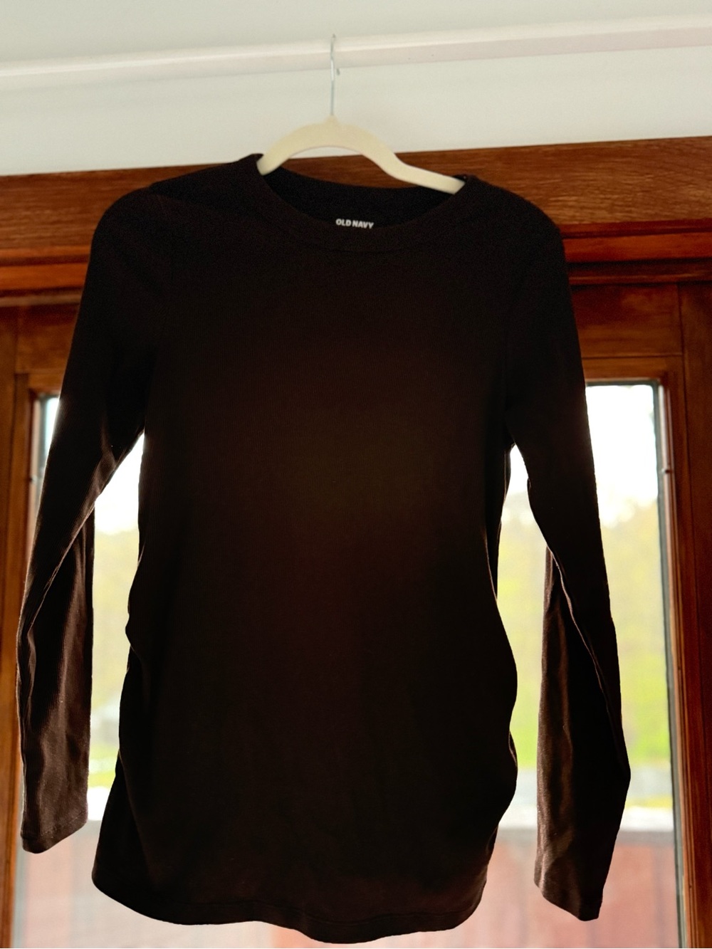 Old Navy Brow Long Sleeve Maternity Crewneck Top